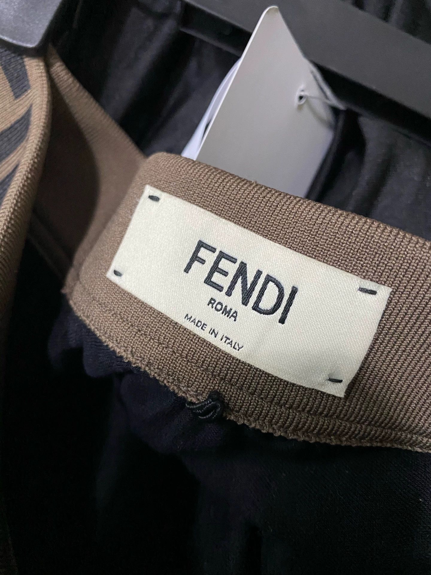 Fendi Fendi women's new size 40 skirt Size 28" / US 6 / IT 42 - 5 Thumbnail