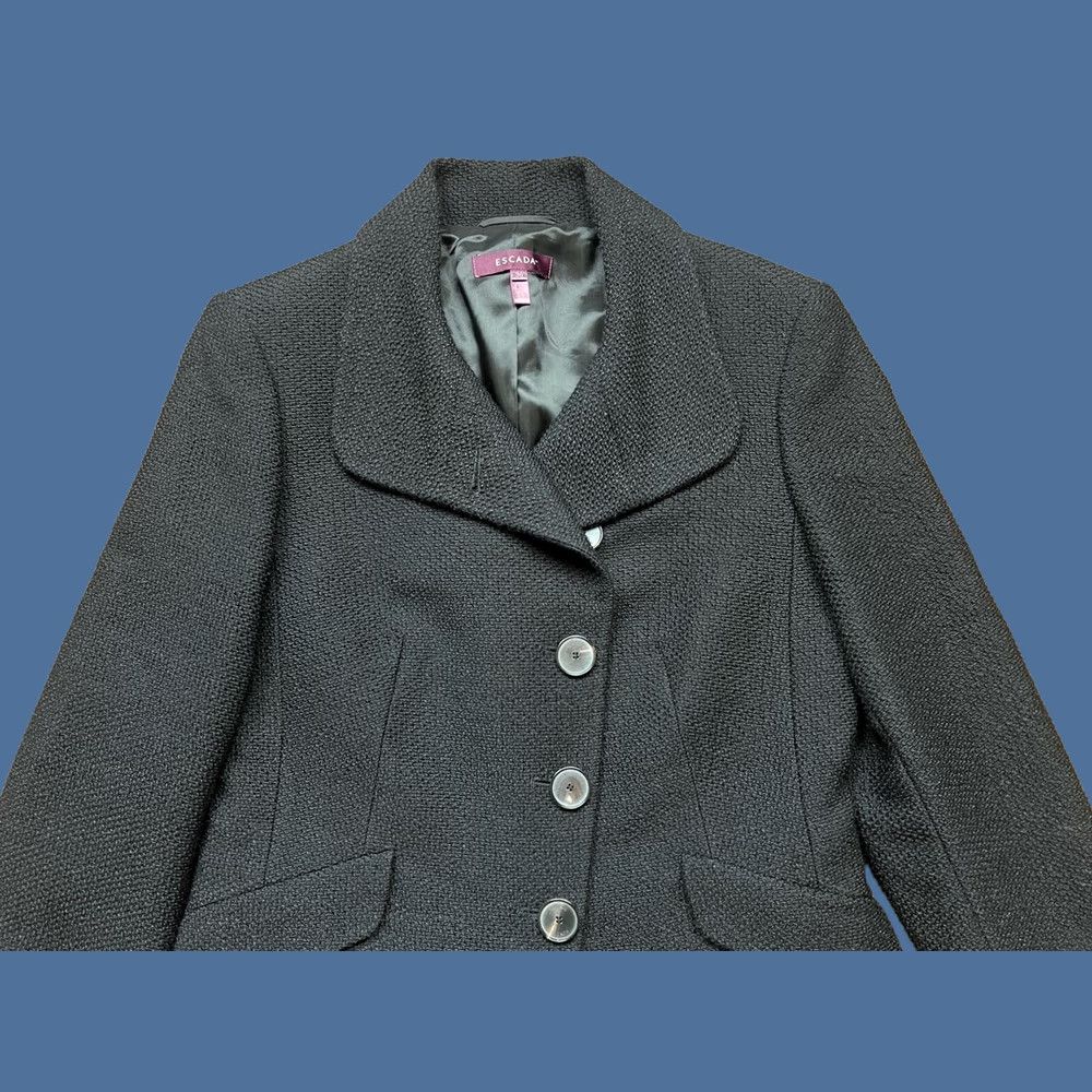 Escada VINTAGE ESCADA Women’s Wool Blazer Textured Knit Black Size 36, Single-Breasted, Button, Logo, Embroidered, Wool Jacket, Womens, Classic Designer Size XS / US 0-2 / IT 36-38 - 1 Thumbnail