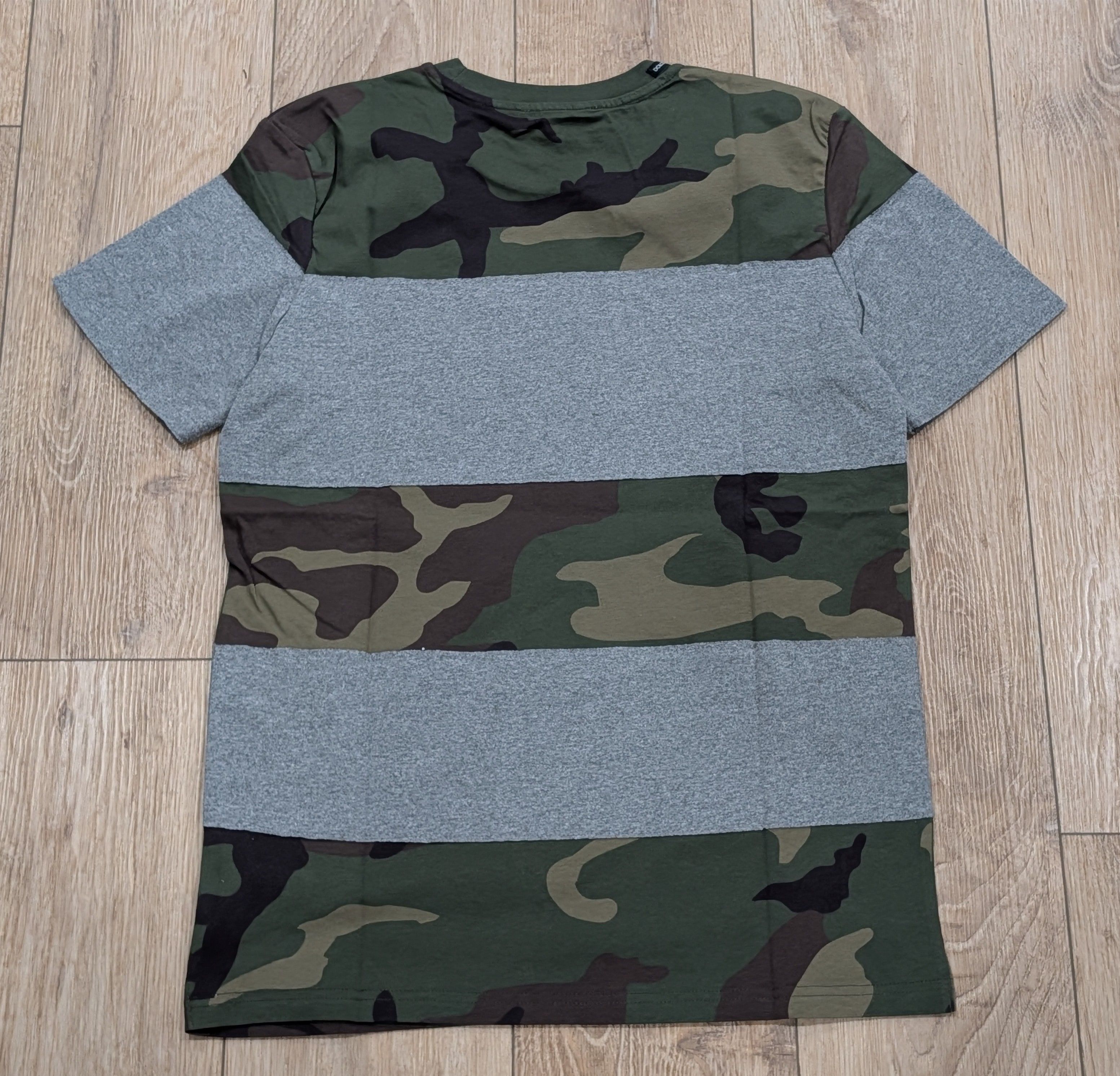 Dolce & Gabbana Dolce Gabbana Logo Camo Stripe T-Shirt Military Medium Size US M / EU 48-50 / 2 - 4 Thumbnail