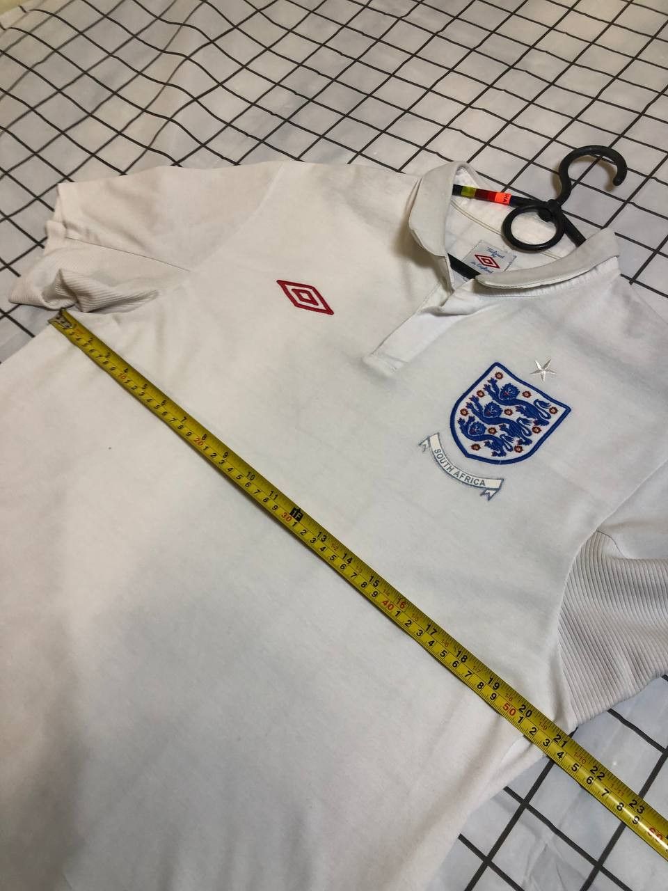 Umbro England Home football shirt 2009 - 2010 Umbro Mens Size US S / EU 44-46 / 1 - 5 Thumbnail