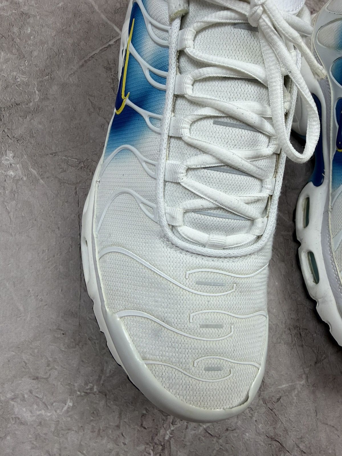 Nike Nike Air Max Plus TN "White Blue Gradient" / Yellow Swoosh Size US 11 / EU 44 - 5 Thumbnail