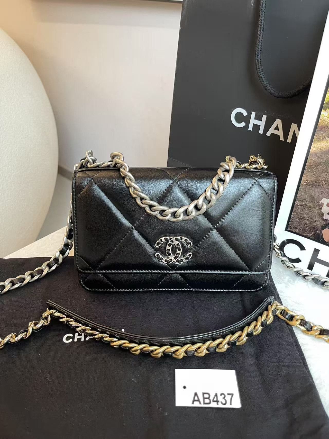 Chanel Pre-loved Bag Very good condition Size ONE SIZE - 1 Thumbnail