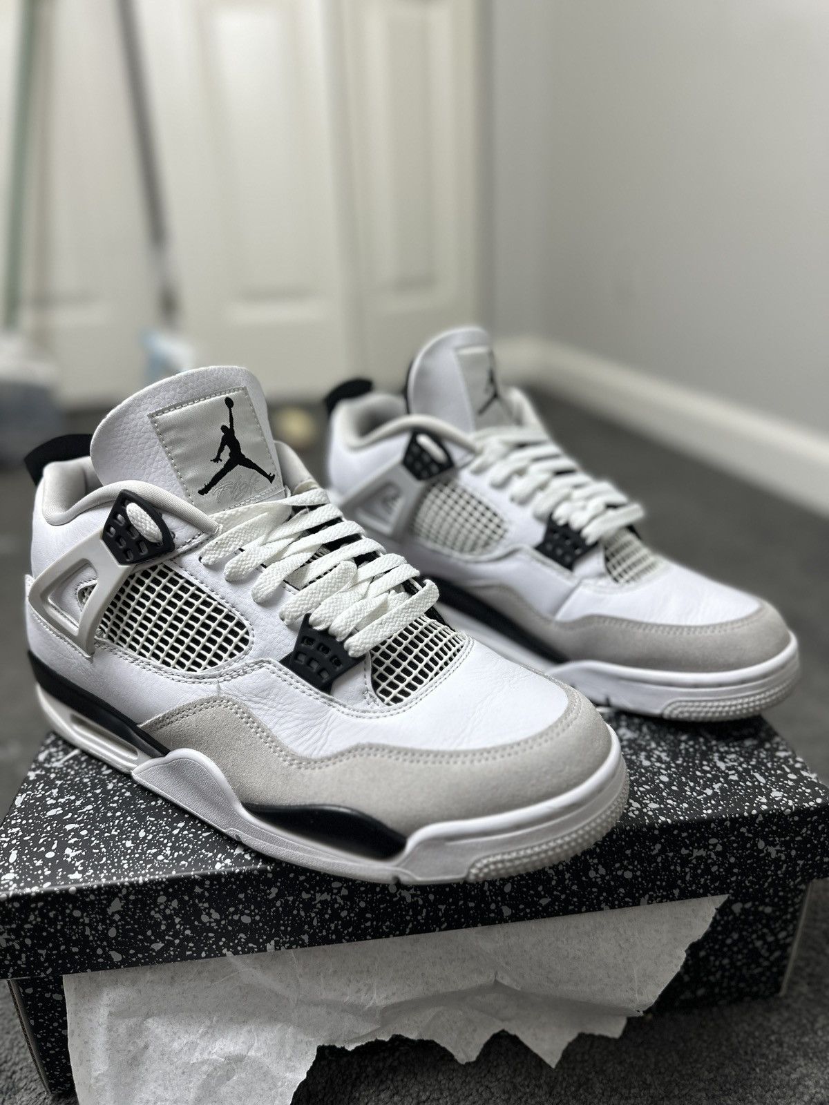 Jordan Brand Jordan 4 Retro- Military black Size US 10.5 / EU 43-44 - 14 Thumbnail