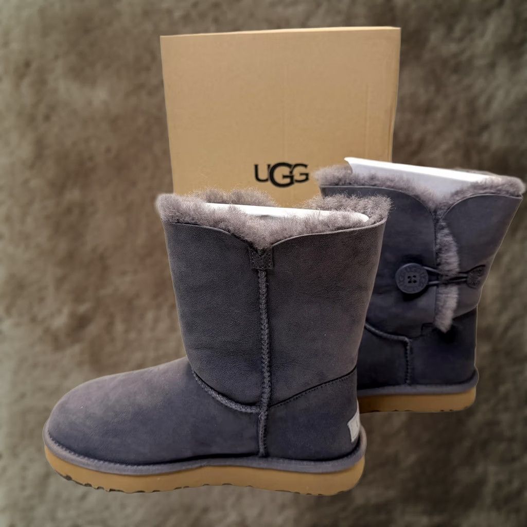 Ugg UGG Bailey Button II Boots Womens Gray Size 9 Suede Shearling Mid Calf Size US 9 / IT 39 - 1 Thumbnail