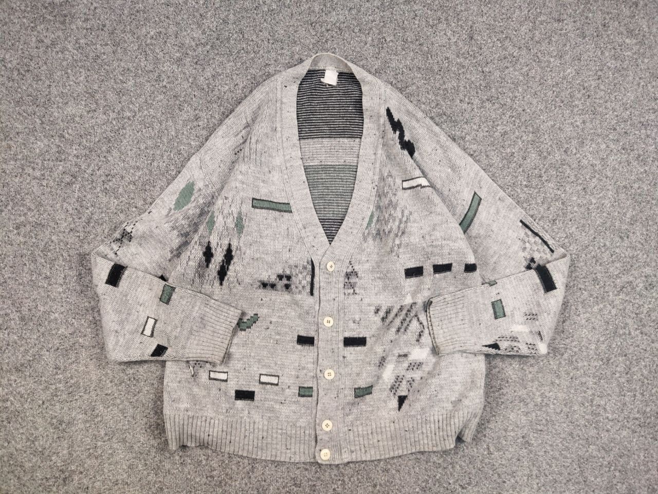 Japanese Brand Vintage 90's Japanese Style Knit Art Gray Pattern Cardigan Size US L / EU 52-54 / 3 - 14 Thumbnail