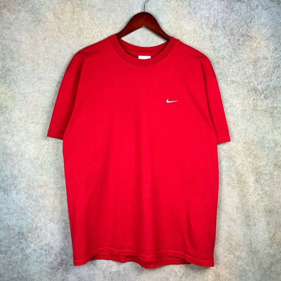 Nike × Vintage Vintage Nike Logo T Shirt Sz L Y2K Red Mini Swoosh Size US L / EU 52-54 / 3 - 1 Thumbnail