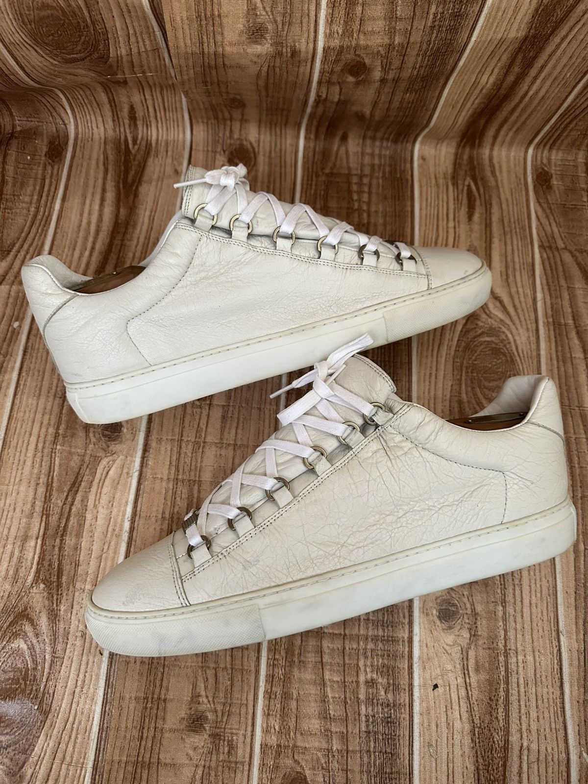 Balenciaga Balenciaga Arena Cracked White Leather Lowtop Sneaks Size US 13 / EU 46 - 8 Thumbnail