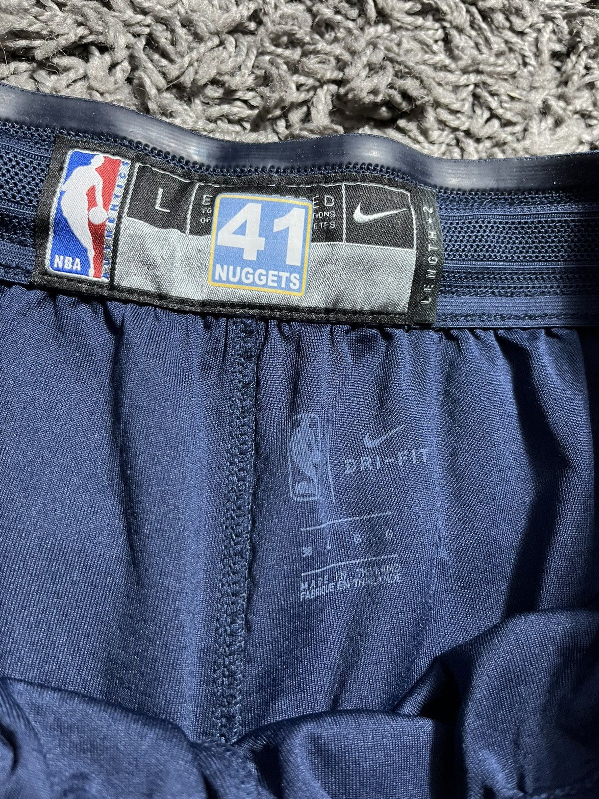 Nike NIKE DENVER NUGGETS WARM UP PLAYER VERSION SHORTS Size US 34 / EU 50 - 5 Thumbnail