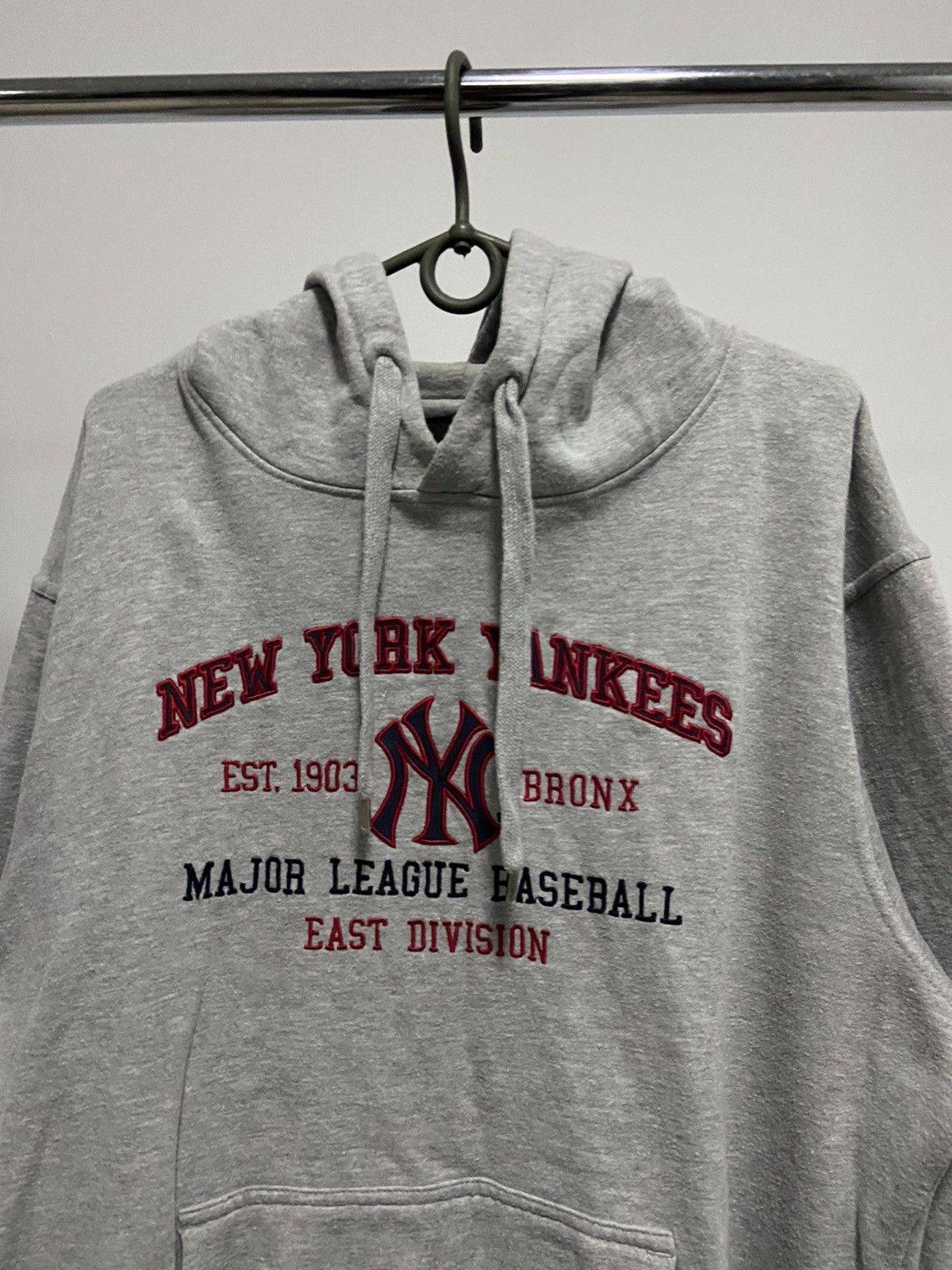 New York Yankees × Vintage New York Yankees Hoodie Vintage Big Logo Baseball Size US XXL / EU 58 / 5 - 2 Thumbnail