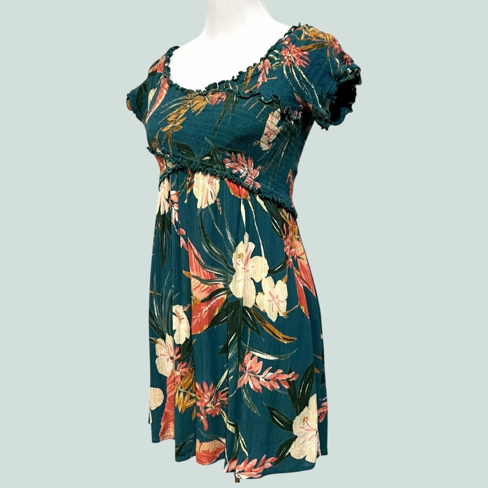 Vintage Patrons of Peace Dress Floral Mini Tropical Green Short Sleeve Smocked Sz Large Size 36" / US 14 / IT 50 - 1 Thumbnail