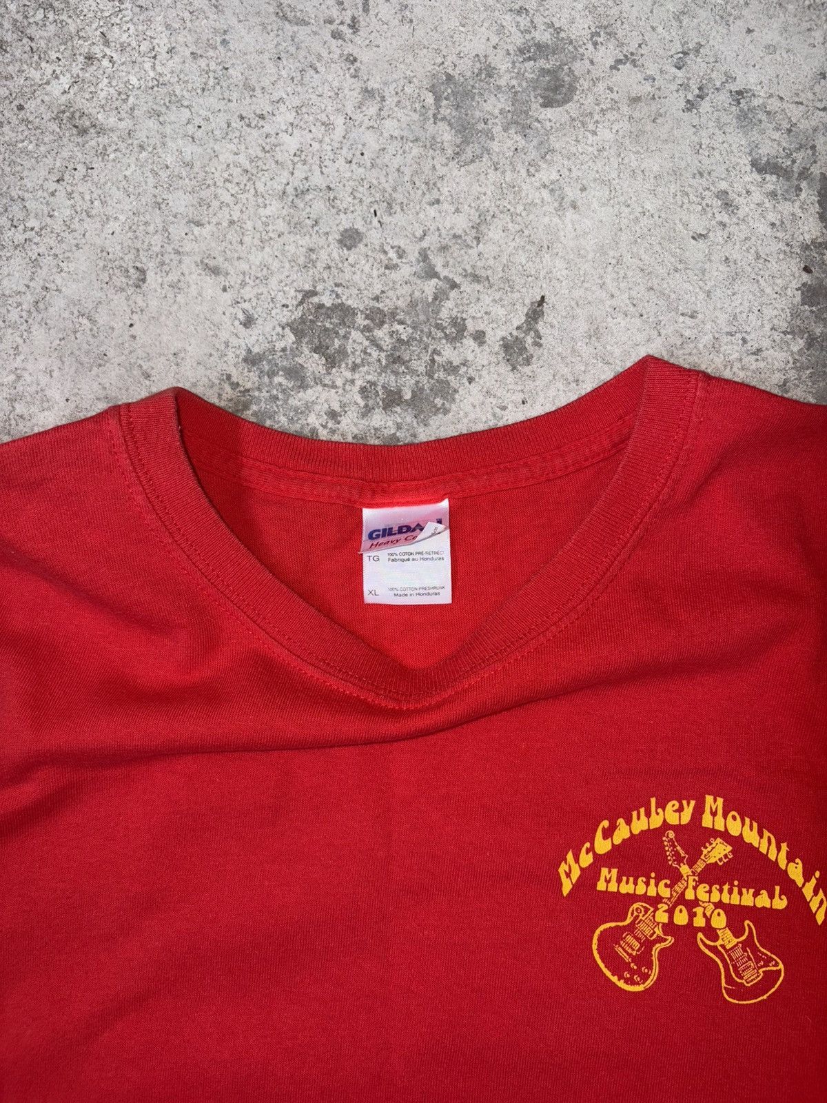 Gildan 2010 Gildan McCauley Mountain Music Festival Size US XL / EU 56 / 4 - 4 Thumbnail