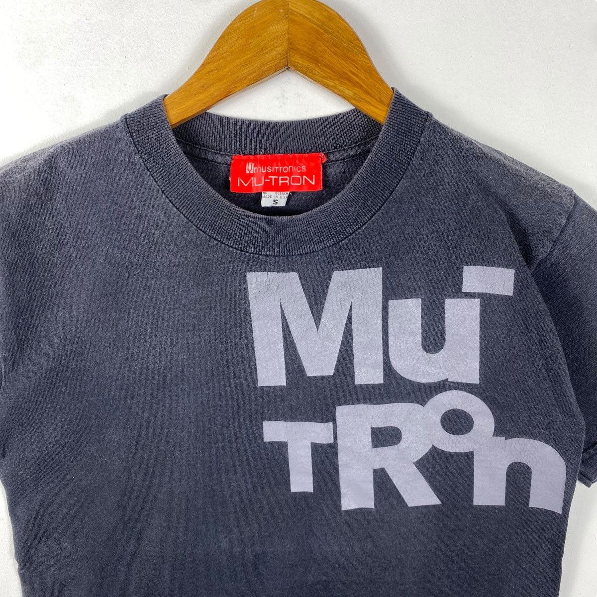 Vintage Vintage 00's MUSITRONICS MU-TRON Graphic Faded Tee Shirt Size US S / EU 44-46 / 1 - 2 Thumbnail