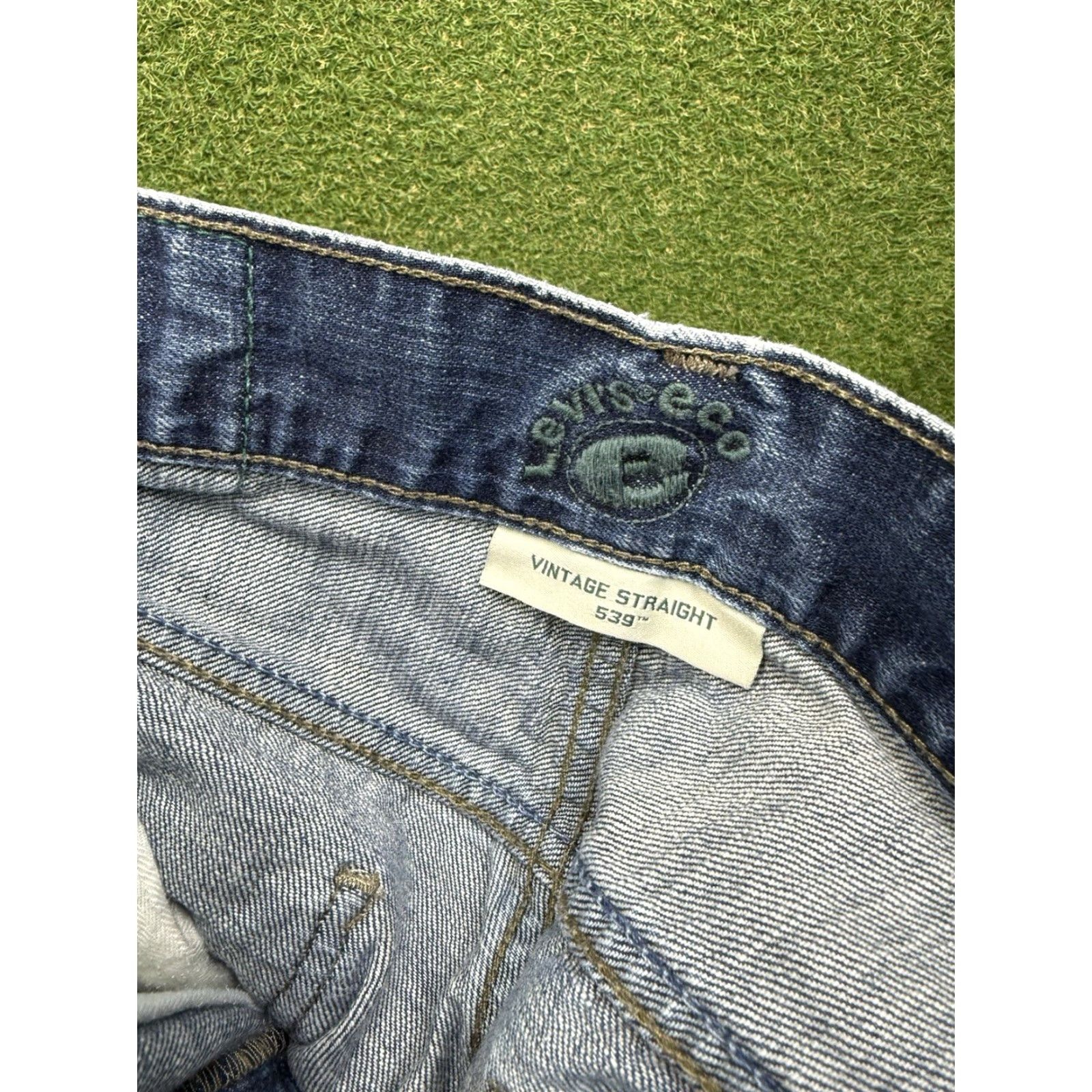 Levi's Levi's Jeans Men 33X30 Vintage Straight Denim Cotton Blue 5-Pocket Regular (Medium Wash) 500 Series Mens Size US 33 - 3 Thumbnail