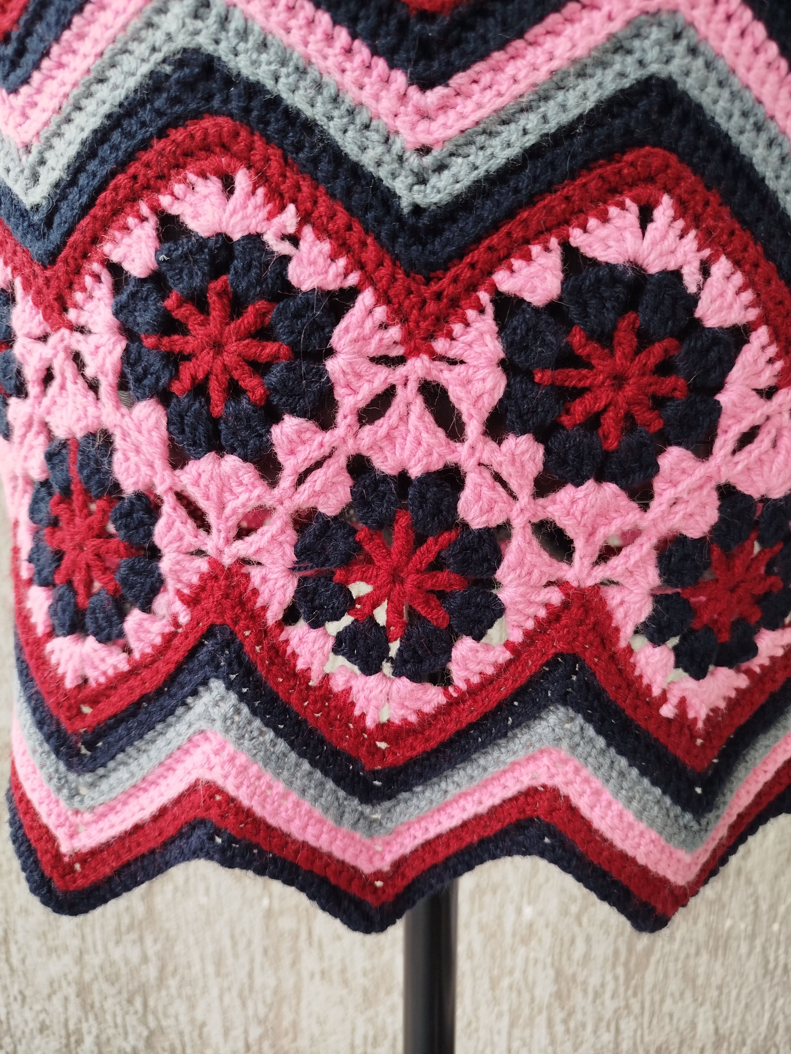 Custo Barcelona Mini Skirt Crochet ZigZag Granny Square Vintage Y2K Size S Size 27" / US 4 / IT 40 - 3 Thumbnail