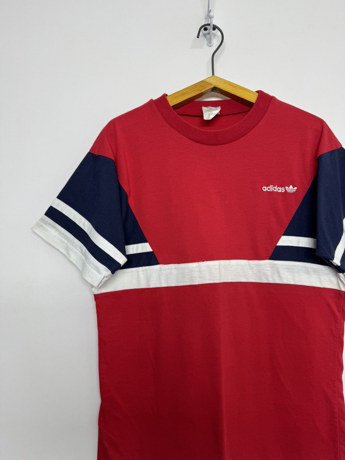 Adidas Vintage Adidas Logo T-Shirt 90’s Size US S / EU 44-46 / 1 - 6 Thumbnail