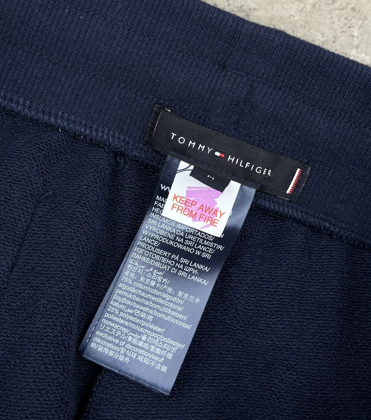 Tommy Hilfiger Tommy Hilfiger Men's Navy blue Logo Tape Sweat Shorts Size M Size US 32 / EU 48 - 6 Thumbnail