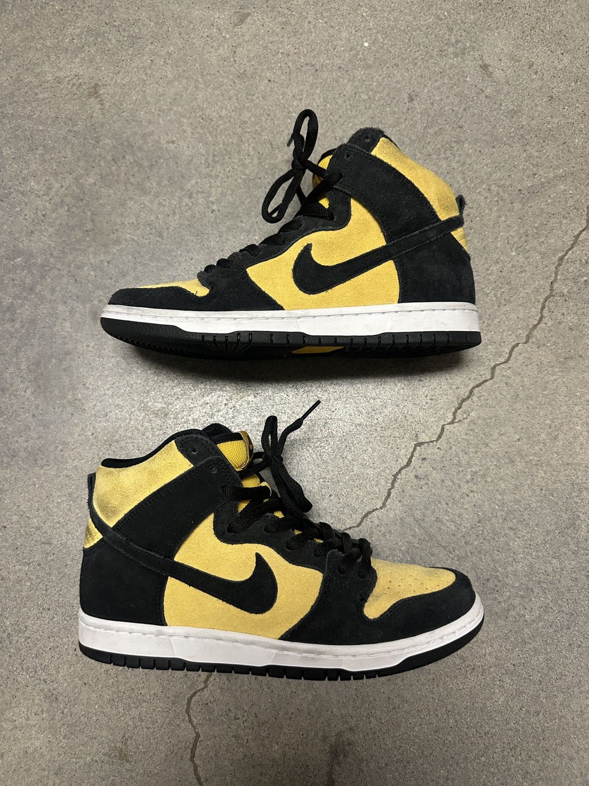image of Nike Sb Dunk High Pro Reverse Goldenrod Size 8 Shoes in Black/Yellow, Men's