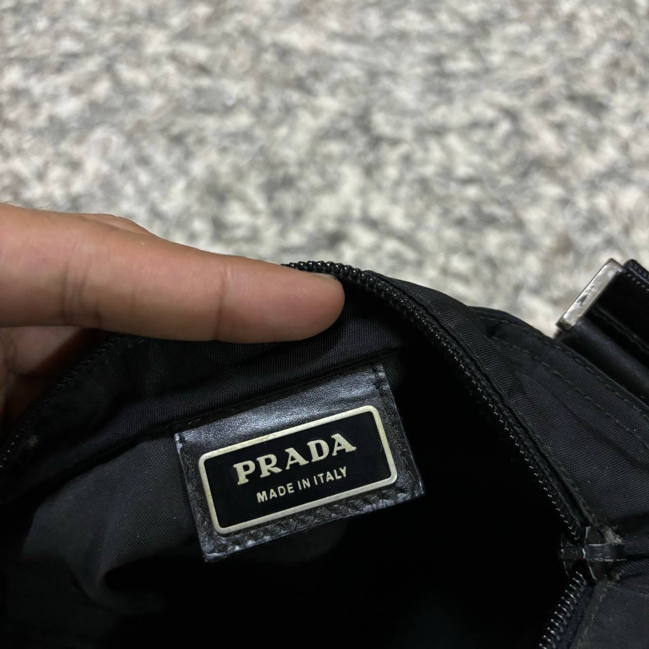 Prada Prada Vintage Black Nylon Messenger Bag V160 Flat Crossbody Size ONE SIZE - 7 Thumbnail