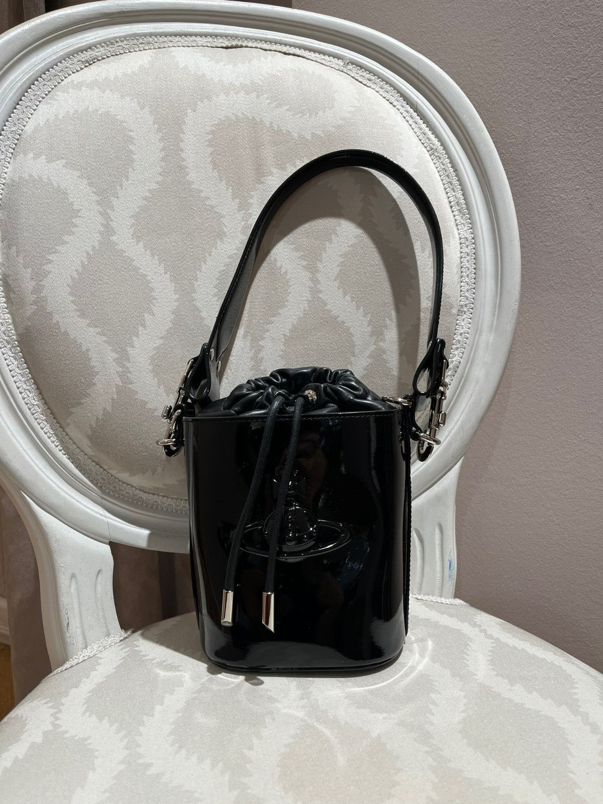 Vivienne Westwood o1f1d3z0825 Size: OS / Kitty Small Bucket Bag in Black Size ONE SIZE - 1 Preview