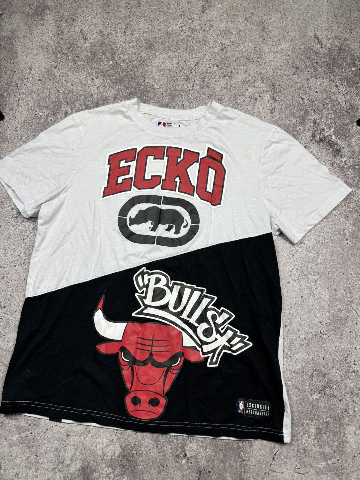 Ecko Unltd. Vintage Ecko Untld Y2K Chicago Bulls Over Printed Shirt NBA Size US L / EU 52-54 / 3 - 2 Thumbnail
