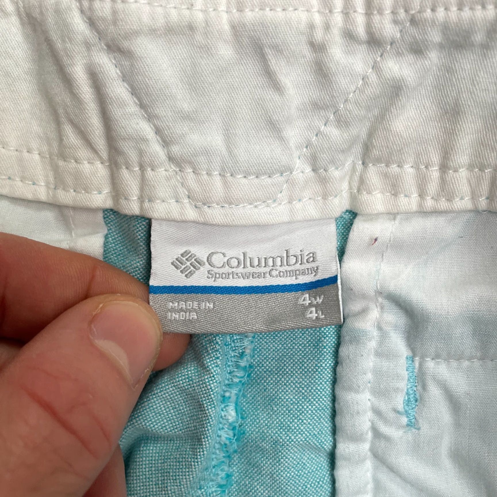 Vintage Columbia Bermuda Shorts Womens 4 Blue Mid Rise Casual Cotton PFG Fish Outdoor 30x4 Shorts Womens/N/A Size 27" / US 4 / IT 40 - 6 Thumbnail