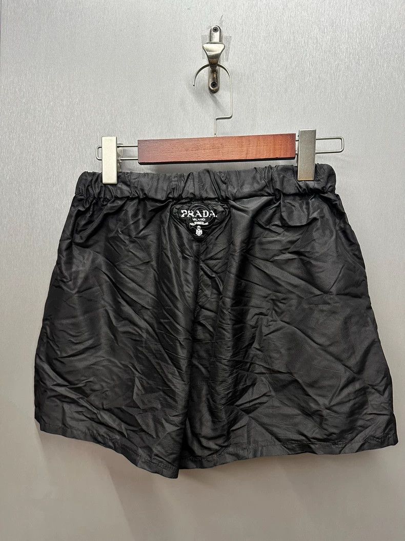 Prada Prada Mulberry silk shorts 2502-Nextarrow Size US 40 / EU 56 - 1 Thumbnail