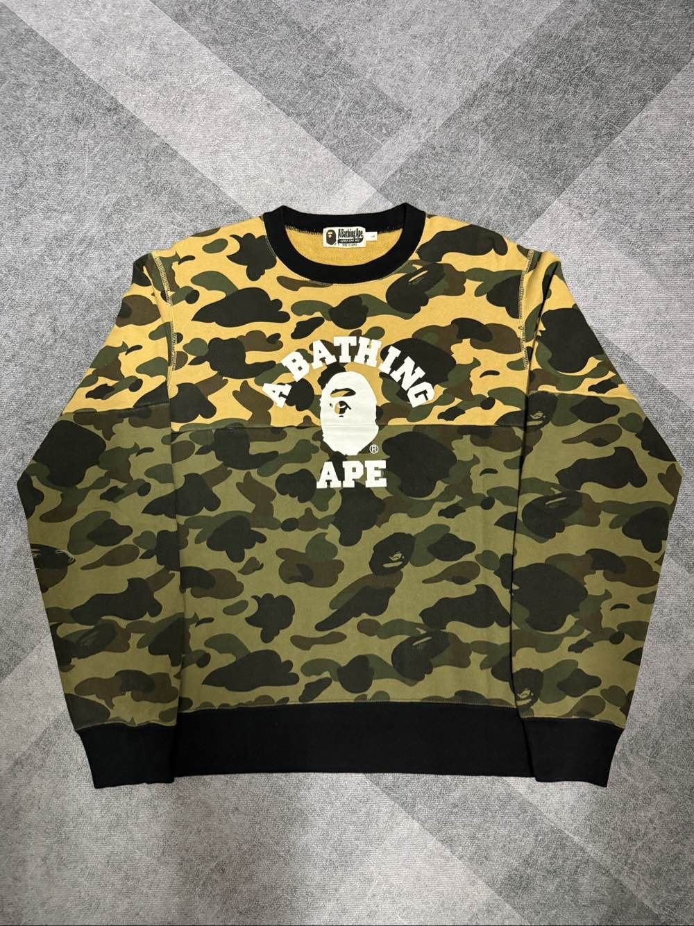 Bape A BATHING APE Camo Ape Head Sweatshirt Size L Size US L / EU 52-54 / 3 - 1 Thumbnail