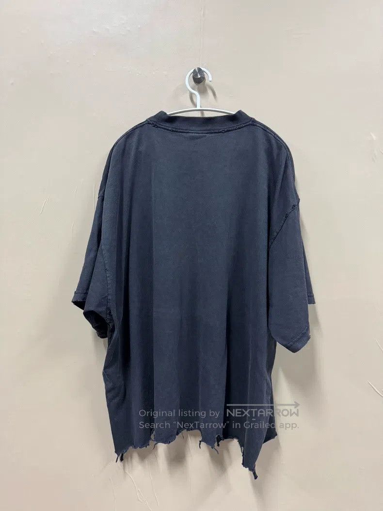 Balenciaga Balenciaga Collar Letter Frayed Short-sleeve T-Shirt Size US L / EU 52-54 / 3 - 3 Thumbnail