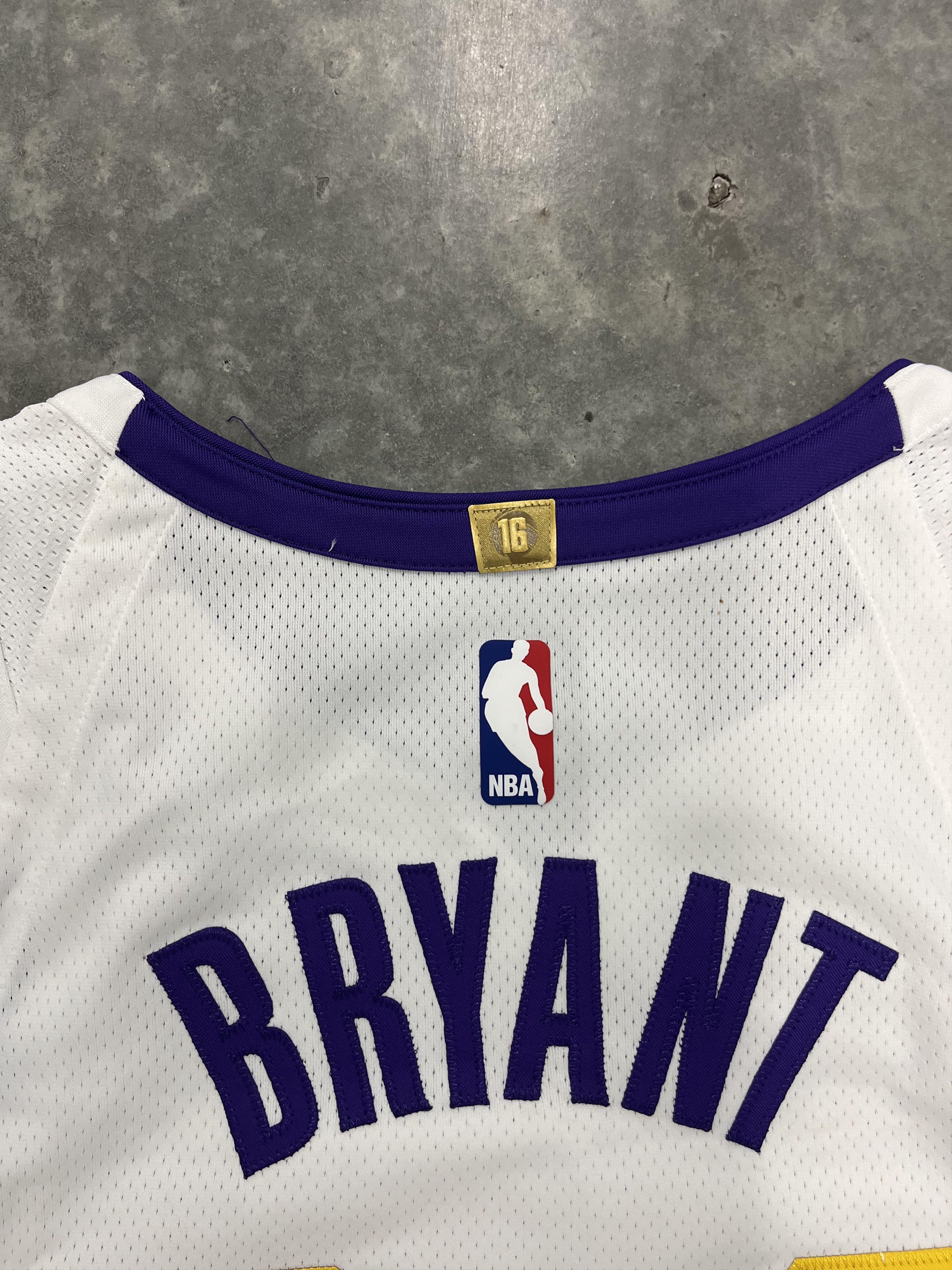 NBA Los Angeles Lakers Kobe Bryant swingman jersey icon edition Size US M / EU 48-50 / 2 - 8 Thumbnail