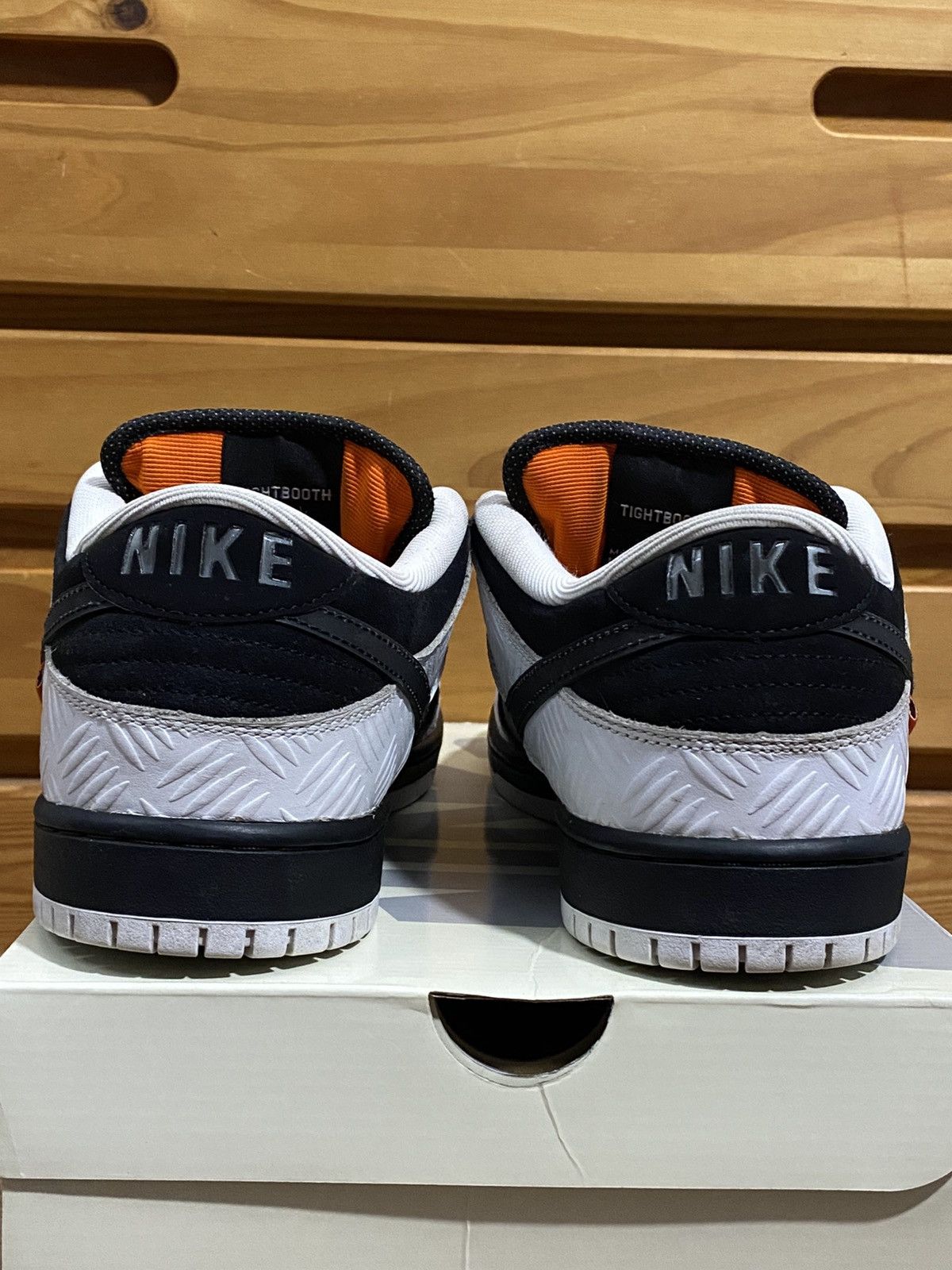 Nike SB Nike SB Dunk Low Tightbooth Size 11.5 Size US 11.5 / EU 44-45 - 5 Thumbnail