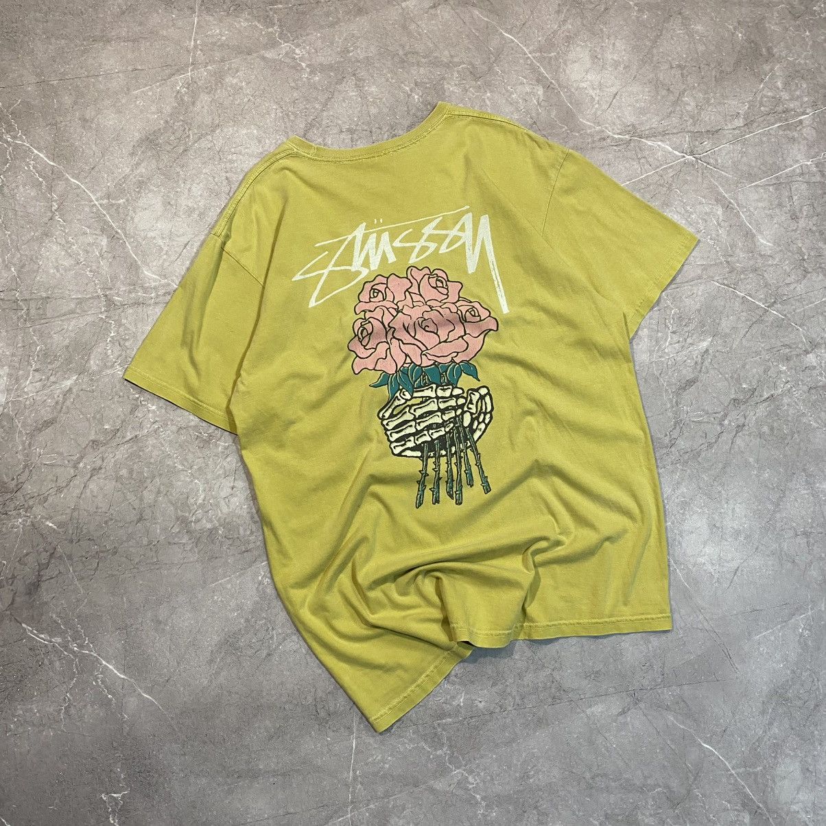 VINTAGE STUSSY TEE FLOWER BIG LOGO
