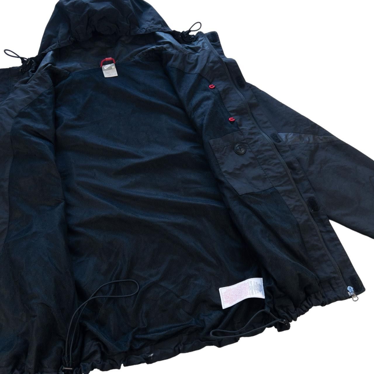 Nike Vintage Nike Waterproof Jacket Size M Size US M / EU 48-50 / 2 - 7 Thumbnail