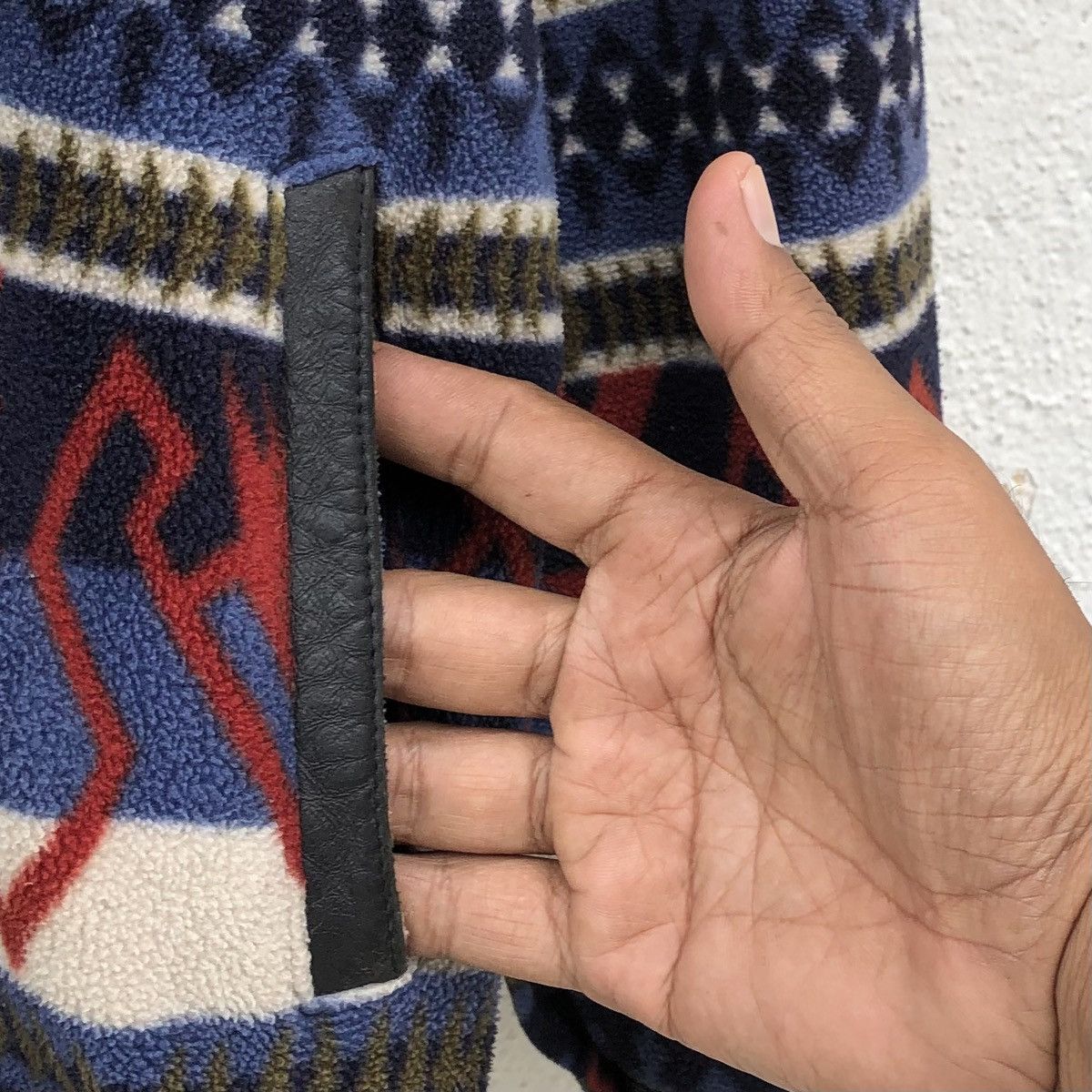 Vintage Vintage NZ Lamb Skim Leather Navajo Pattern Fleece Jacket Size US L / EU 52-54 / 3 - 13 Thumbnail