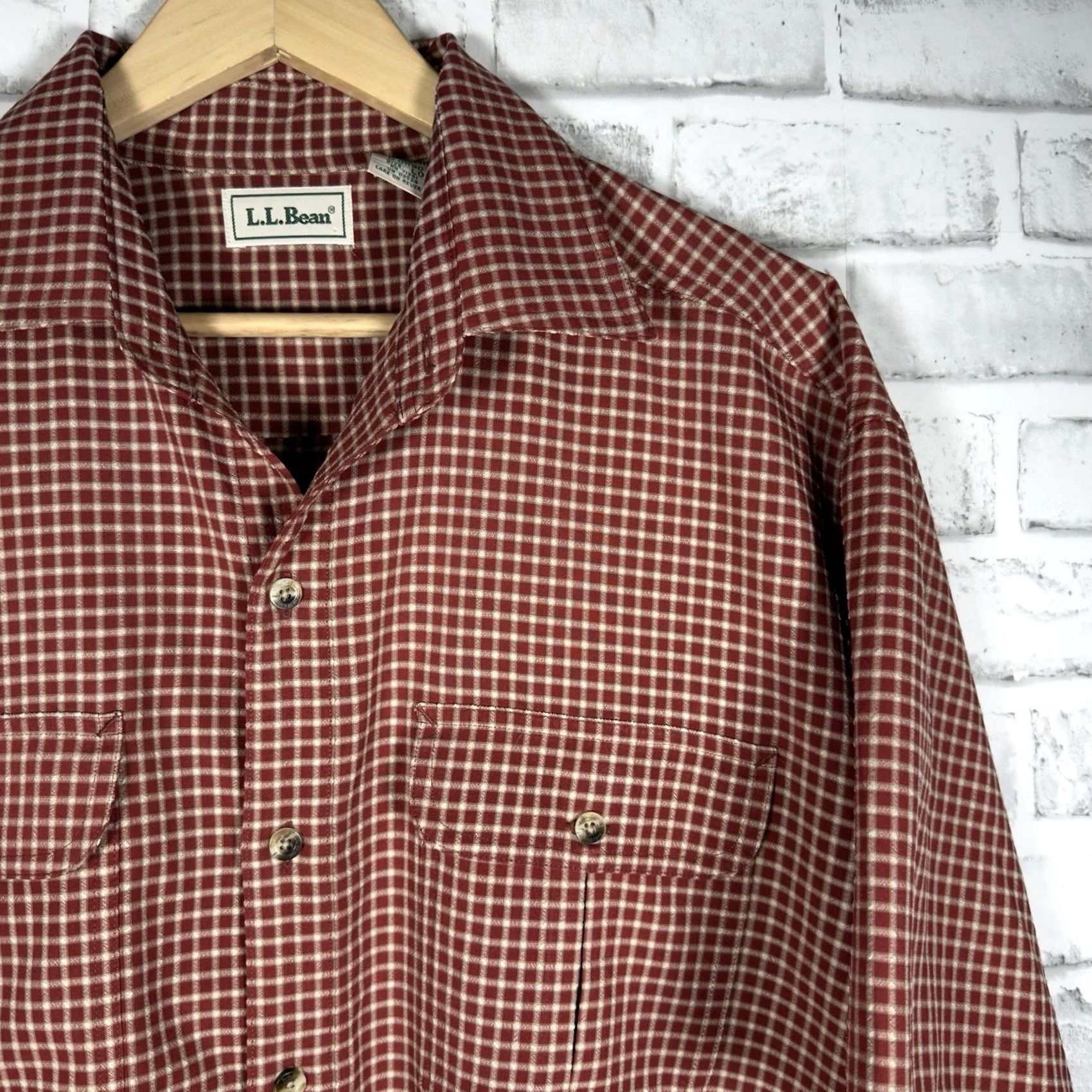 Vintage VINTAGE L.L. Bean Red Polyester Blend Short Sleeve Button-Down Shirt Mens L Jamaica Size US L / EU 52-54 / 3 - 2 Thumbnail