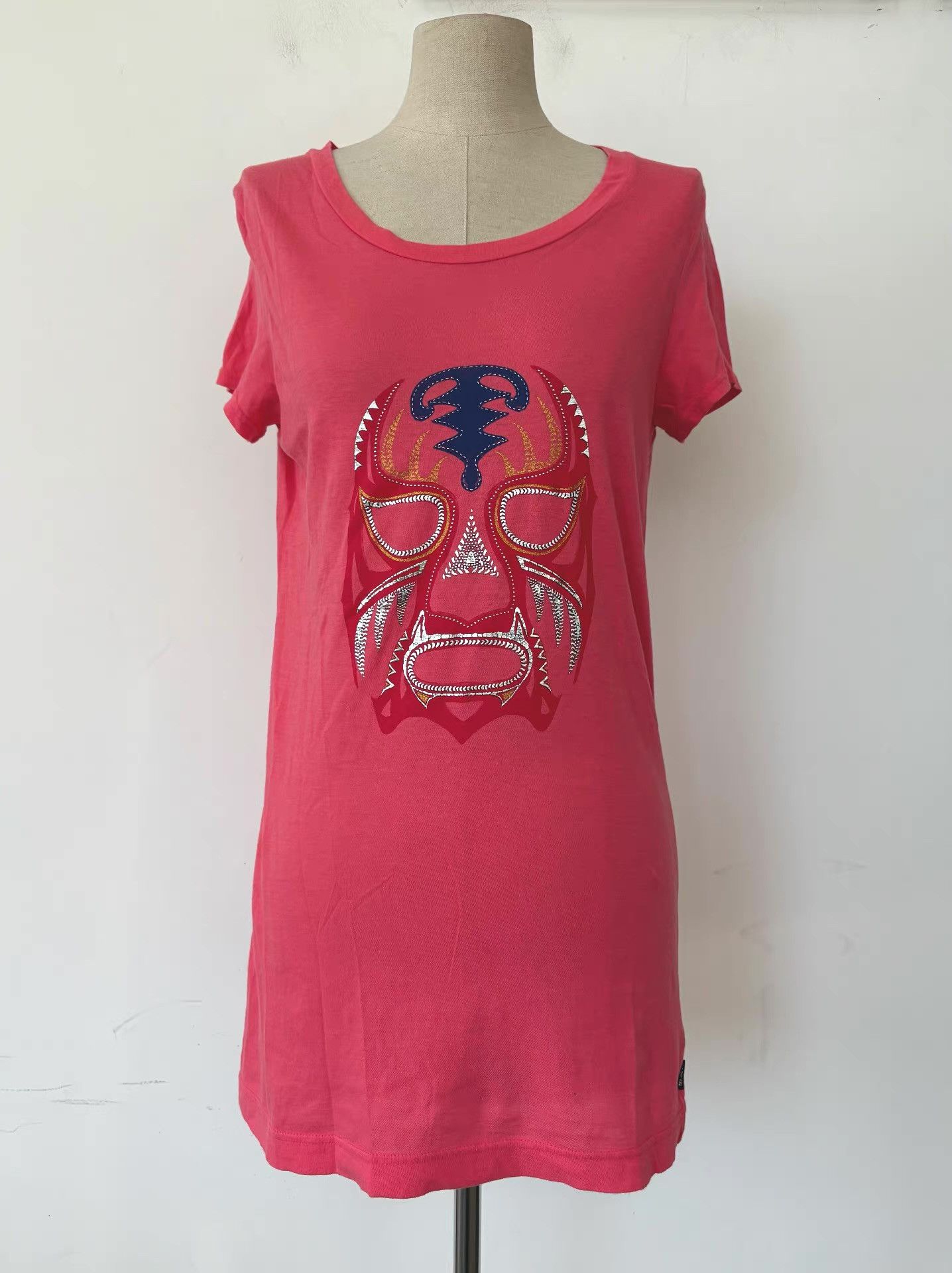 Le Grande Bleu (L.G.B.) LGB Women's Red Mask Decorative T-shirt Ｑ21 Size M / US 6-8 / IT 42-44 - 1 Thumbnail