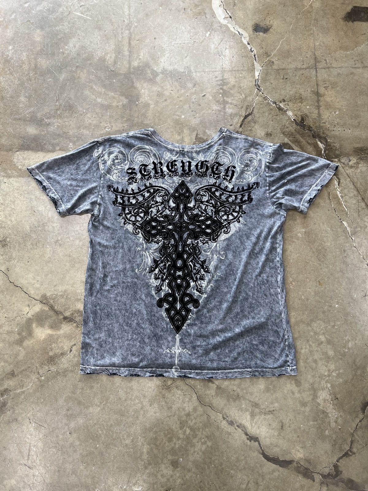 Roar × Vintage Vintage Affliction Style Y2K Roar Acid Wash V-neck Tee XXL Size US XXL / EU 58 / 5 - 2 Thumbnail