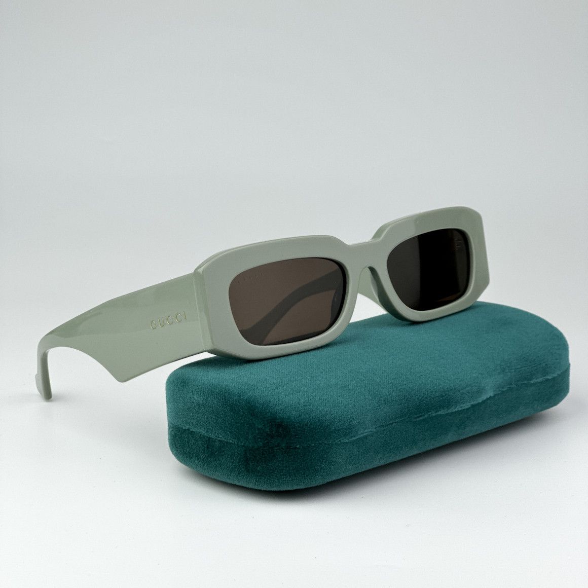 image of New Gucci Gg1426S 004 Unisex Rectangle Sunglasses GG 1426S in Solid Sage/Brown, Men's