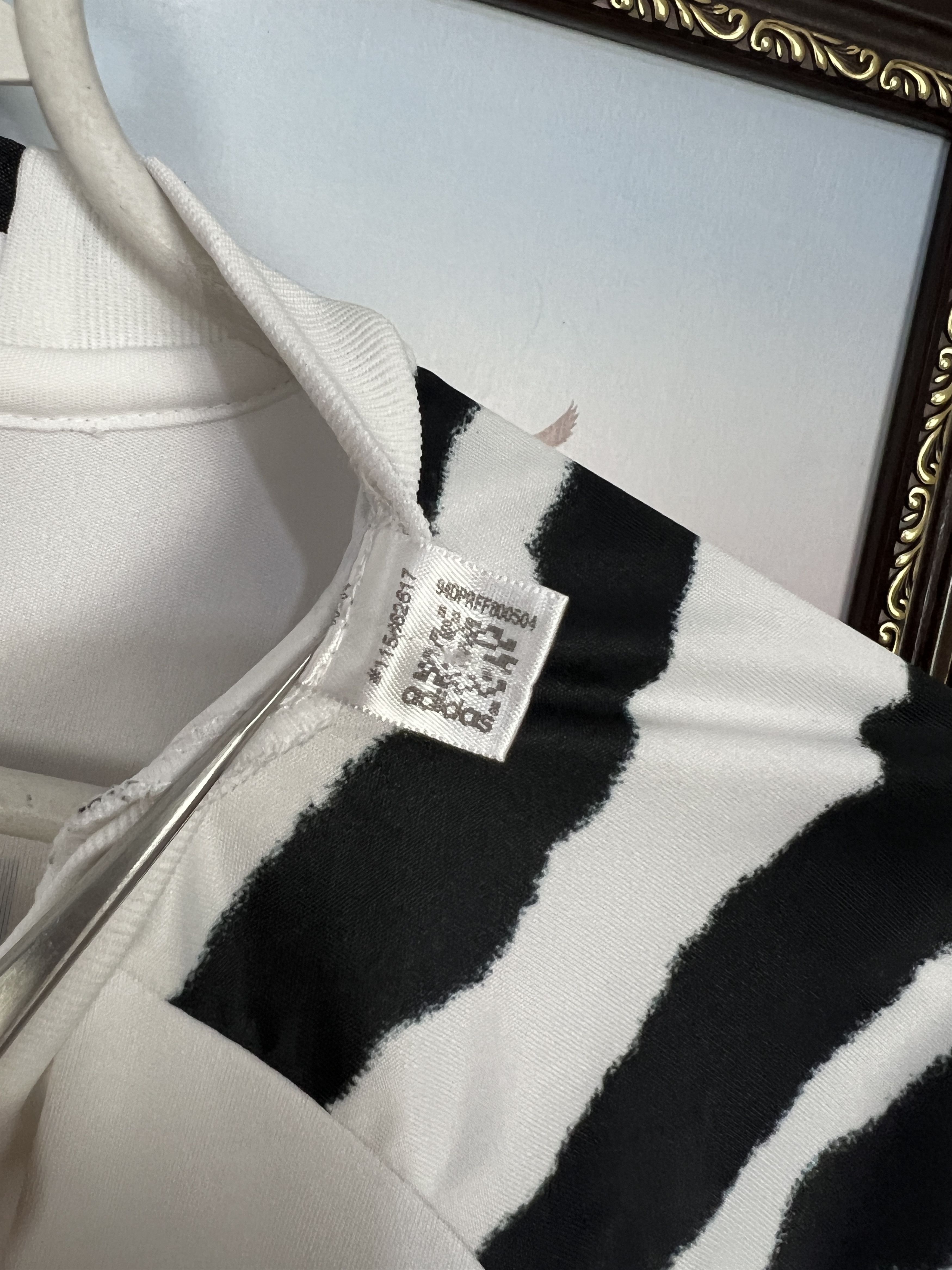 Adidas Juventus 2016 Third Football Shirt #3 Chiellini Adidas Size US L / EU 52-54 / 3 - 9 Thumbnail