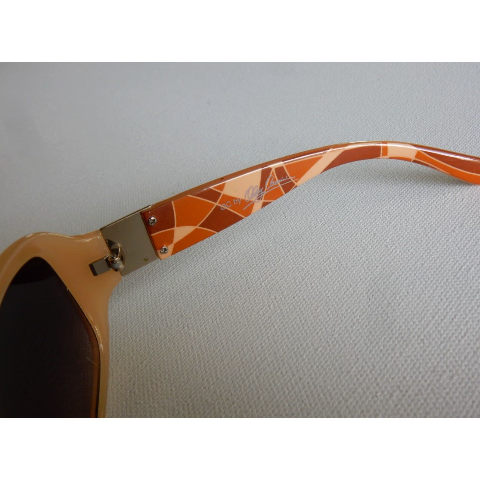Oleg Cassini VINTAGE Oleg Cassini Sunglasses Women White Small Scratches 1026 Size ONE SIZE - 6 Thumbnail