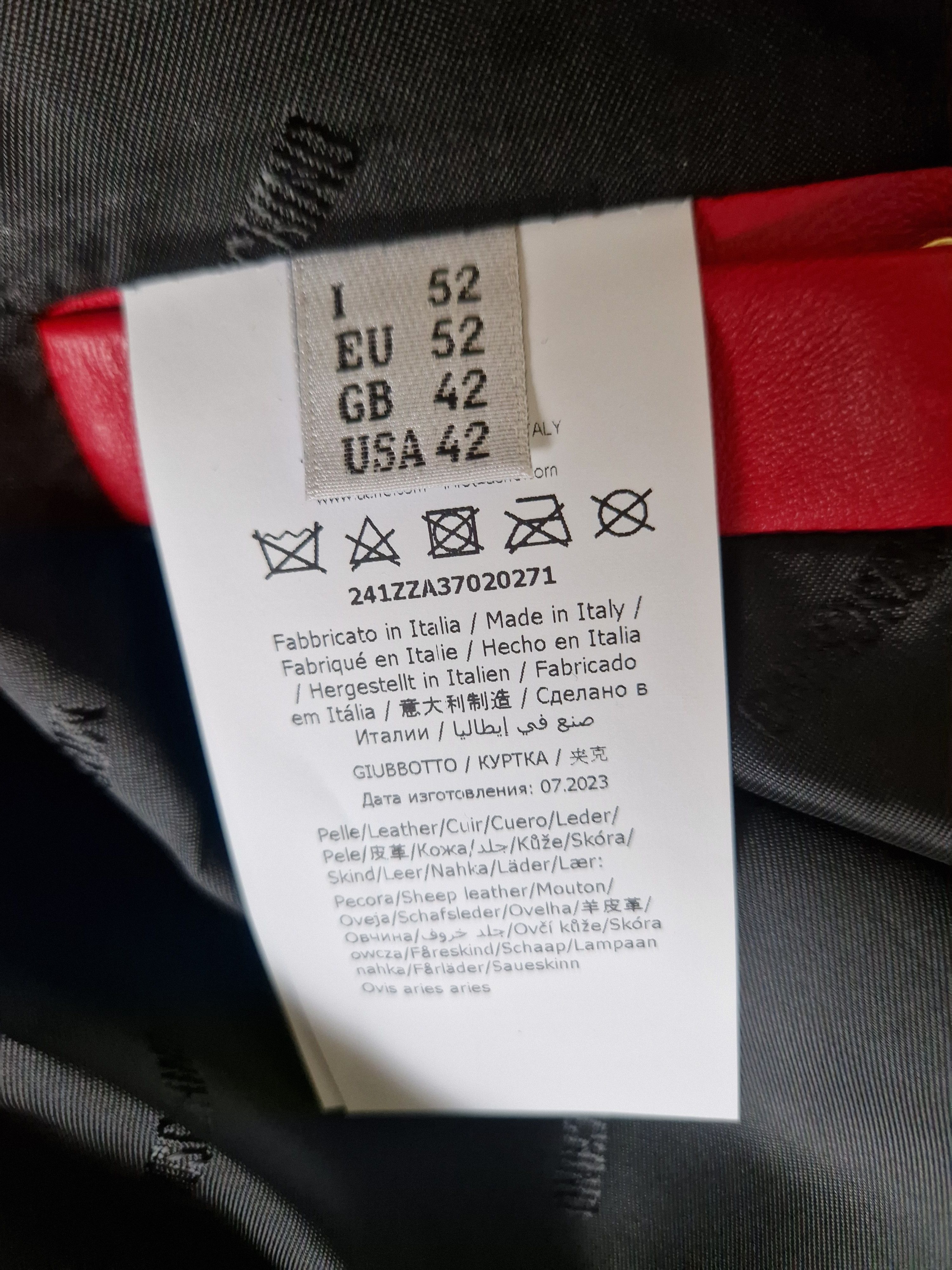 Moschino Moschino Size US L / EU 52-54 / 3 - 5 Thumbnail