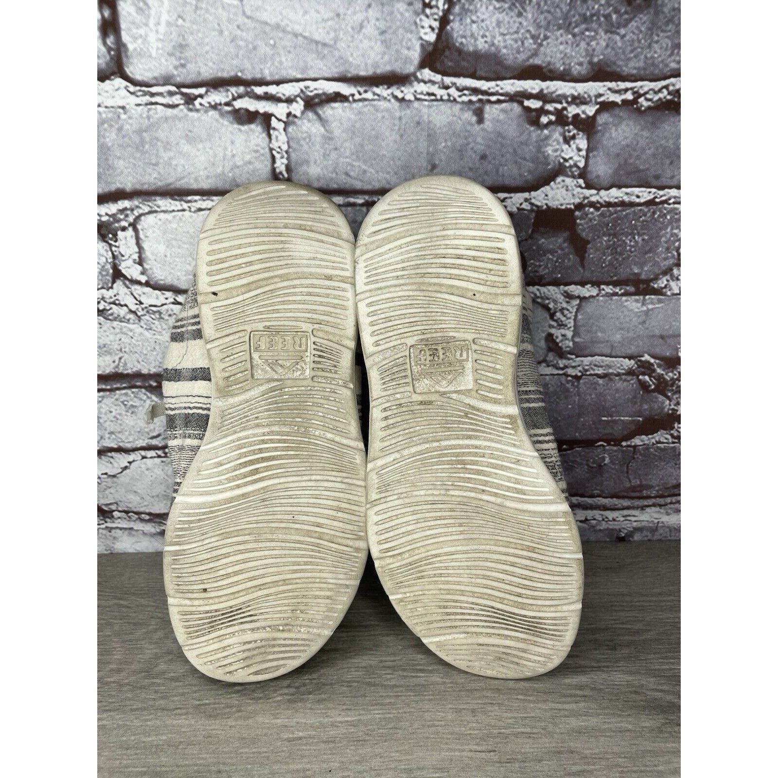 REEF Reef Cushion Coast Mid White Fabric Black Lace Up Sneakers W Size US 8.5 / IT 38.5 - 10 Thumbnail