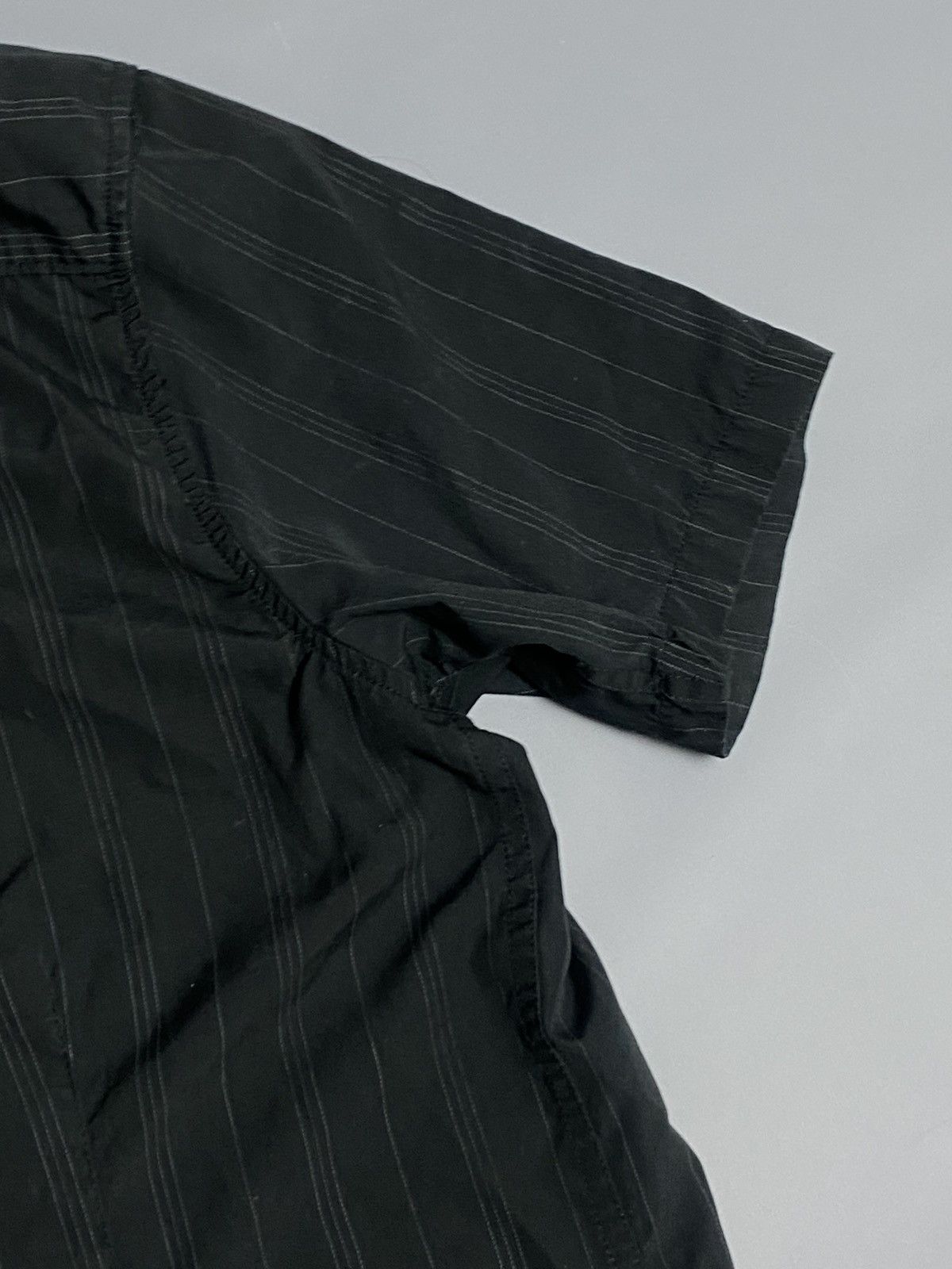 Oakley Oakley DSGN RVLCM SPR’09 Black Striped Short Sleeve Shirt L Size US L / EU 52-54 / 3 - 13 Thumbnail