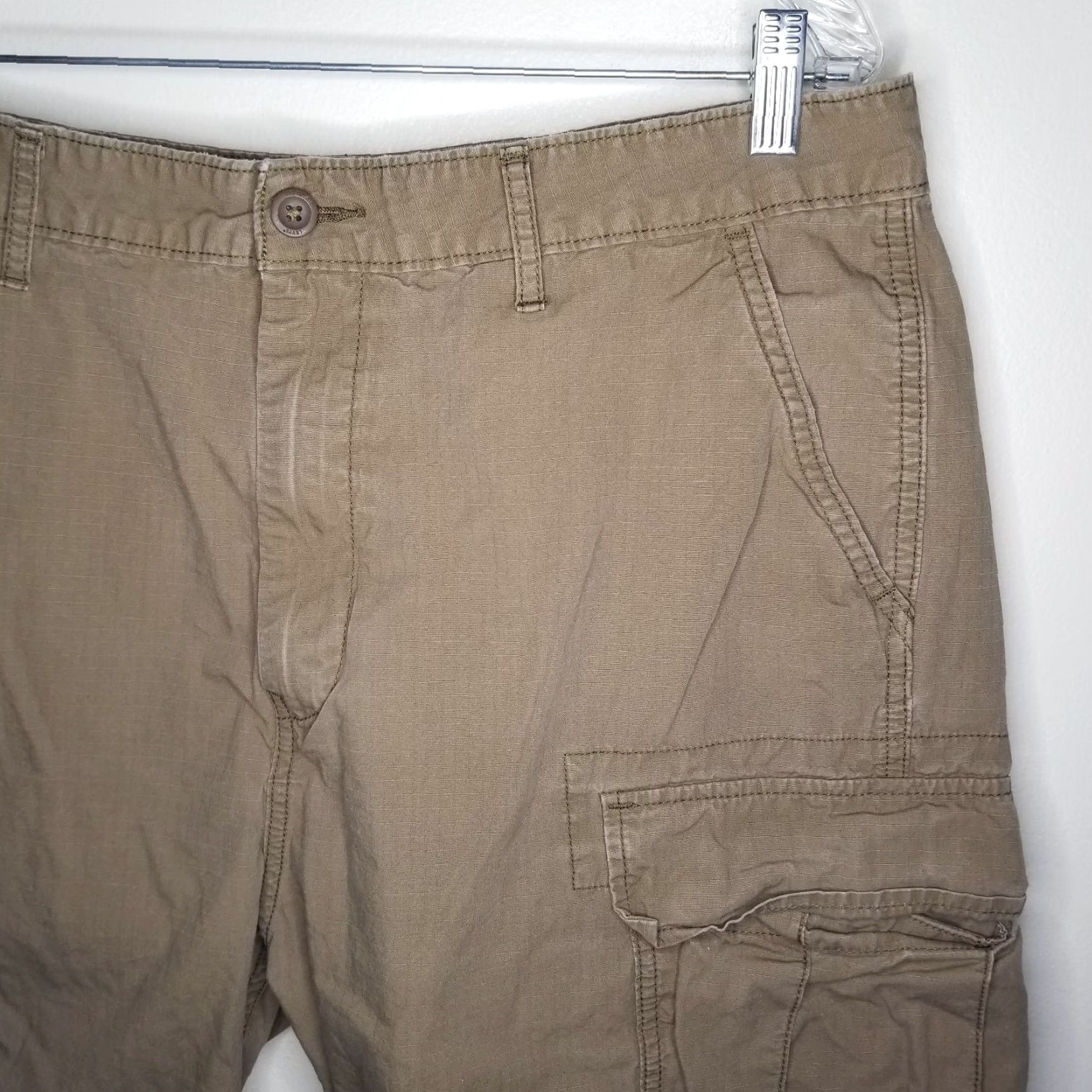 Levi's LEVI'S Cargo Shorts Brown Lightweight Mens Size 36 Regular Men's Shorts Brown 36 Size US 36 / EU 52 - 2 Thumbnail