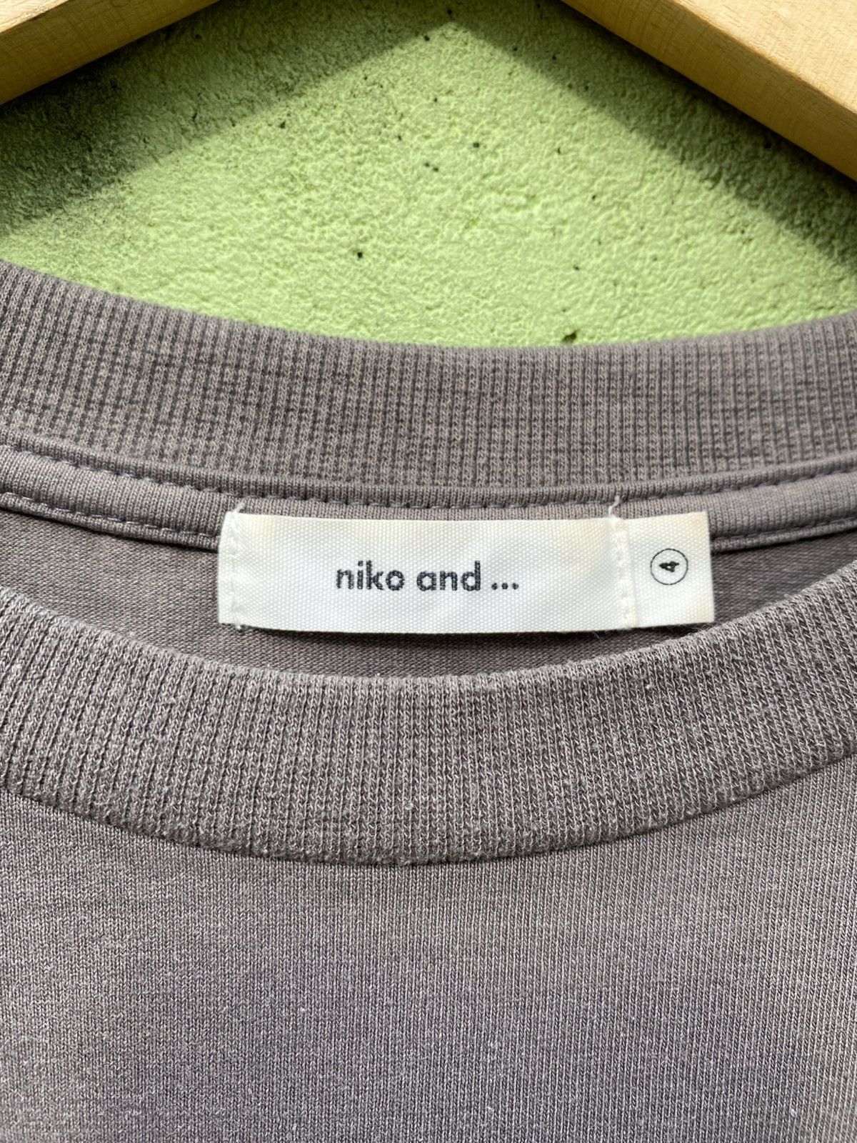 Japanese Brand Niko and … NYC Yellow Taxi Cab Street Graphic Longsleeve Size US L / EU 52-54 / 3 - 8 Thumbnail