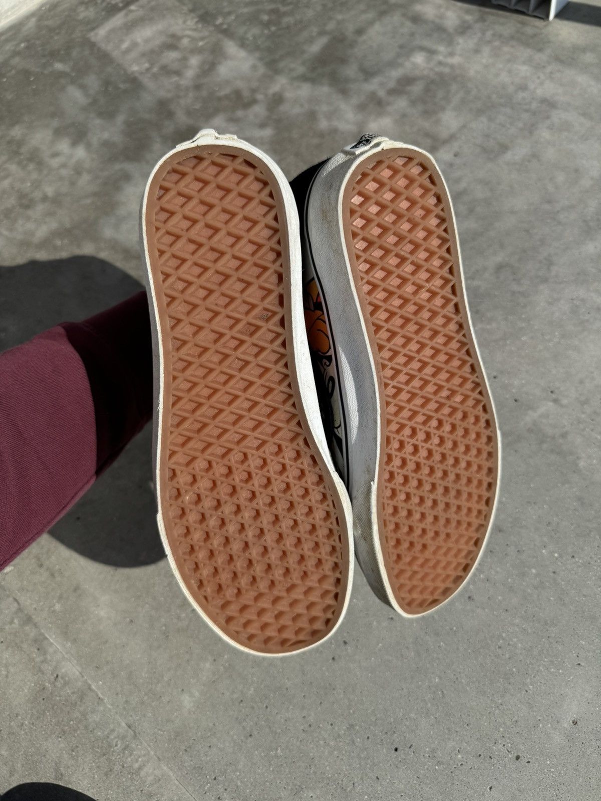 Vans × Warner Bros Warner Bros x Vans Disney Sk8-Hi skate high Size US 9 / EU 42 - 6 Thumbnail