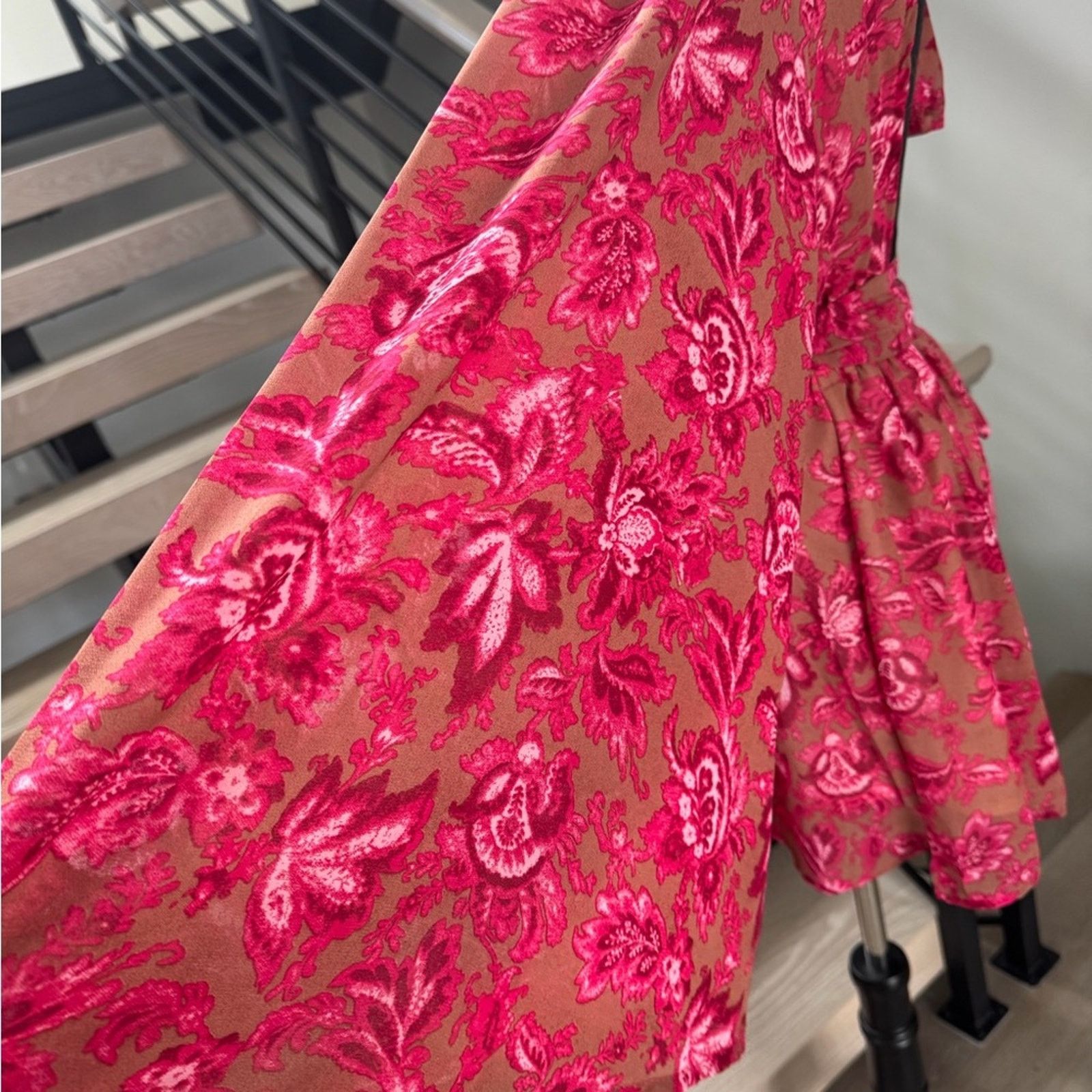 Other New Chic Pink Floral Romper size S Size 26" / US 2 / IT 38 - 9 Thumbnail