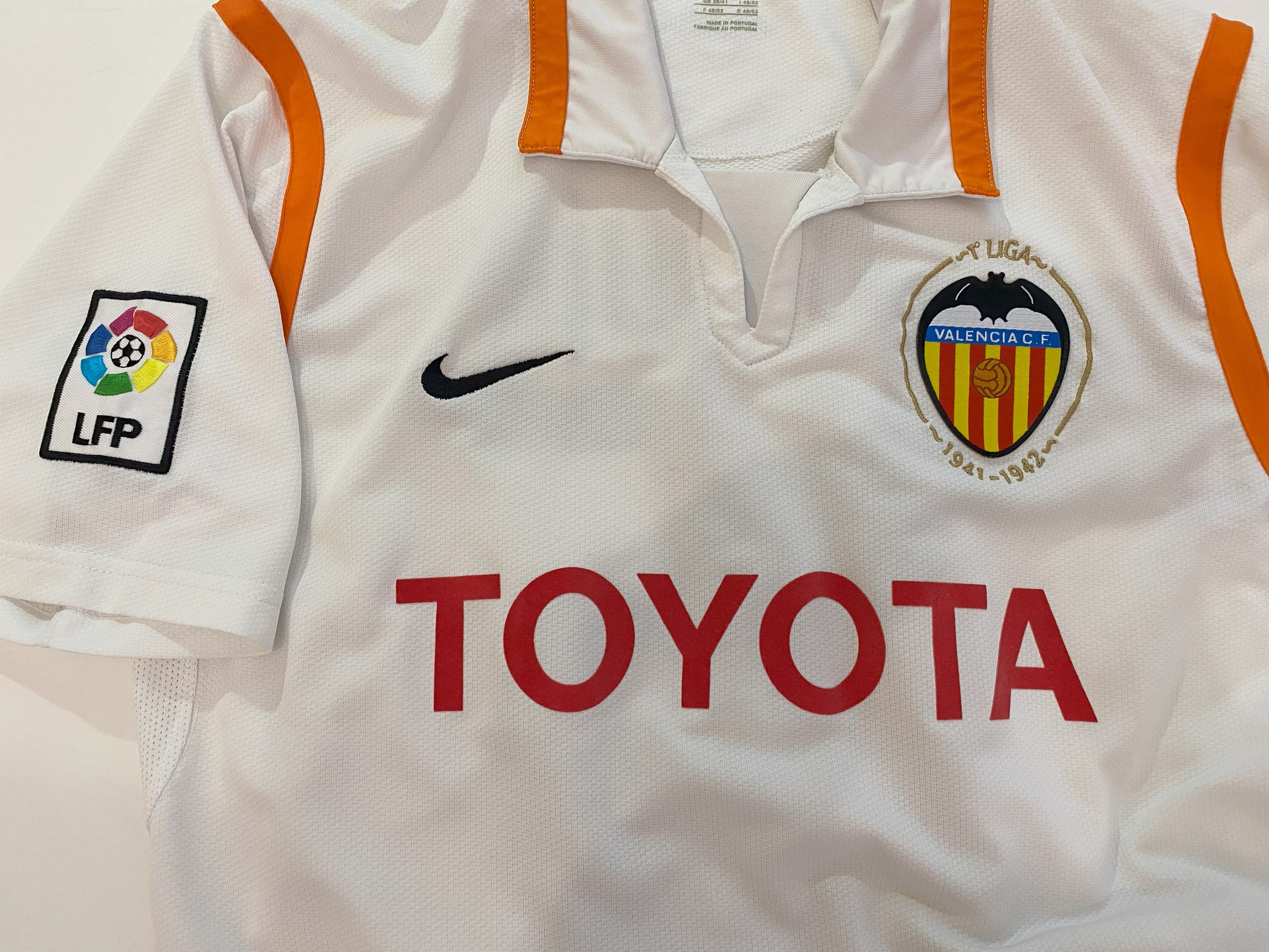 Nike Joaquin Valencia Cf Spain 2006/07 Home Jersey M Nike Size US M / EU 48-50 / 2 - 4 Thumbnail