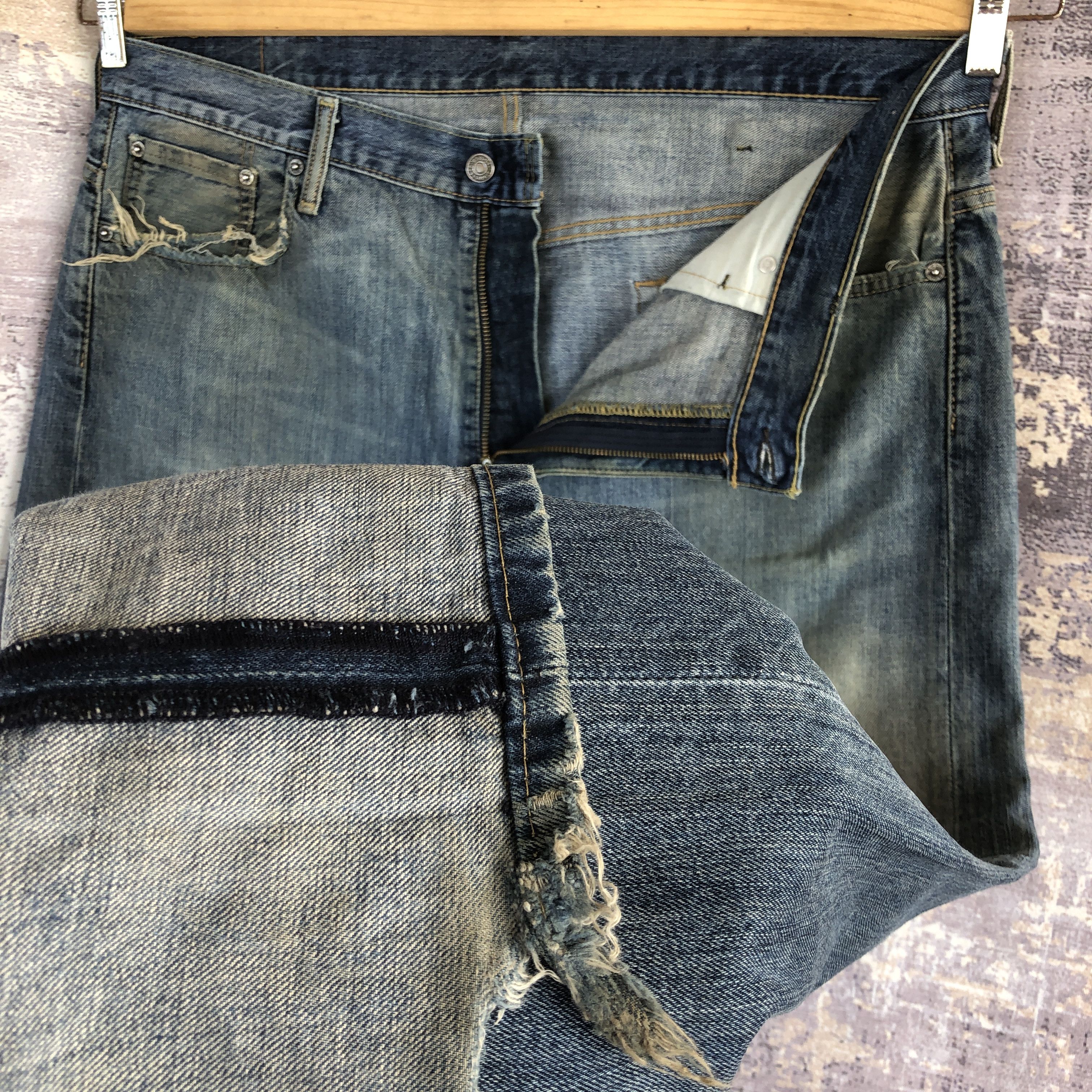 Jean Vintage Levi's 569 Baggy Jeans Distressed Dirty Levis Denim Size US 40 / EU 56 - 8 Thumbnail