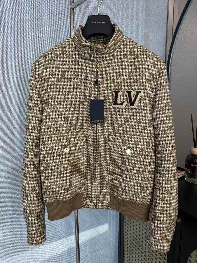 Louis Vuitton Louis Vuitton 25 SS Newest Pearlescent Button Plaid Jacqua Size US M / EU 48-50 / 2 - 1 Thumbnail