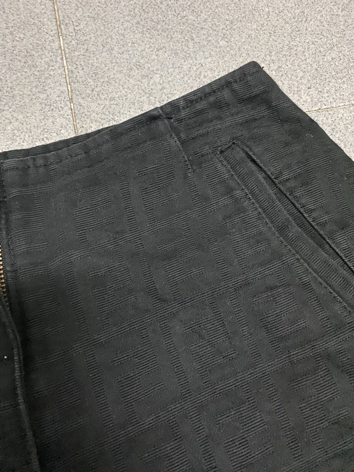 Fendi Fendi Monogram Fullprint Black Denim jeans Size 26" / US 2 / IT 38 - 10 Thumbnail